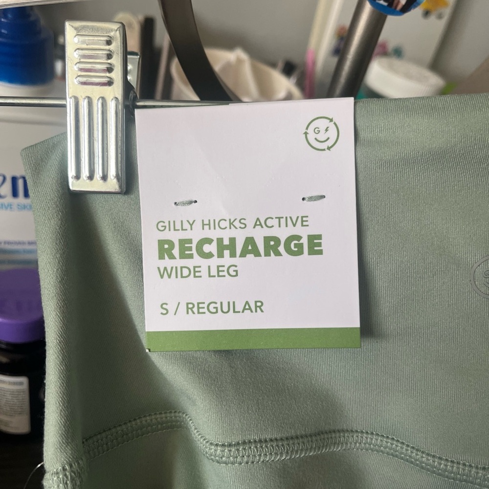 Gilly Hicks NEW Pants Wide Leg Active Recharge Mid Rise Light Green Size Small - Picture 7 of 7